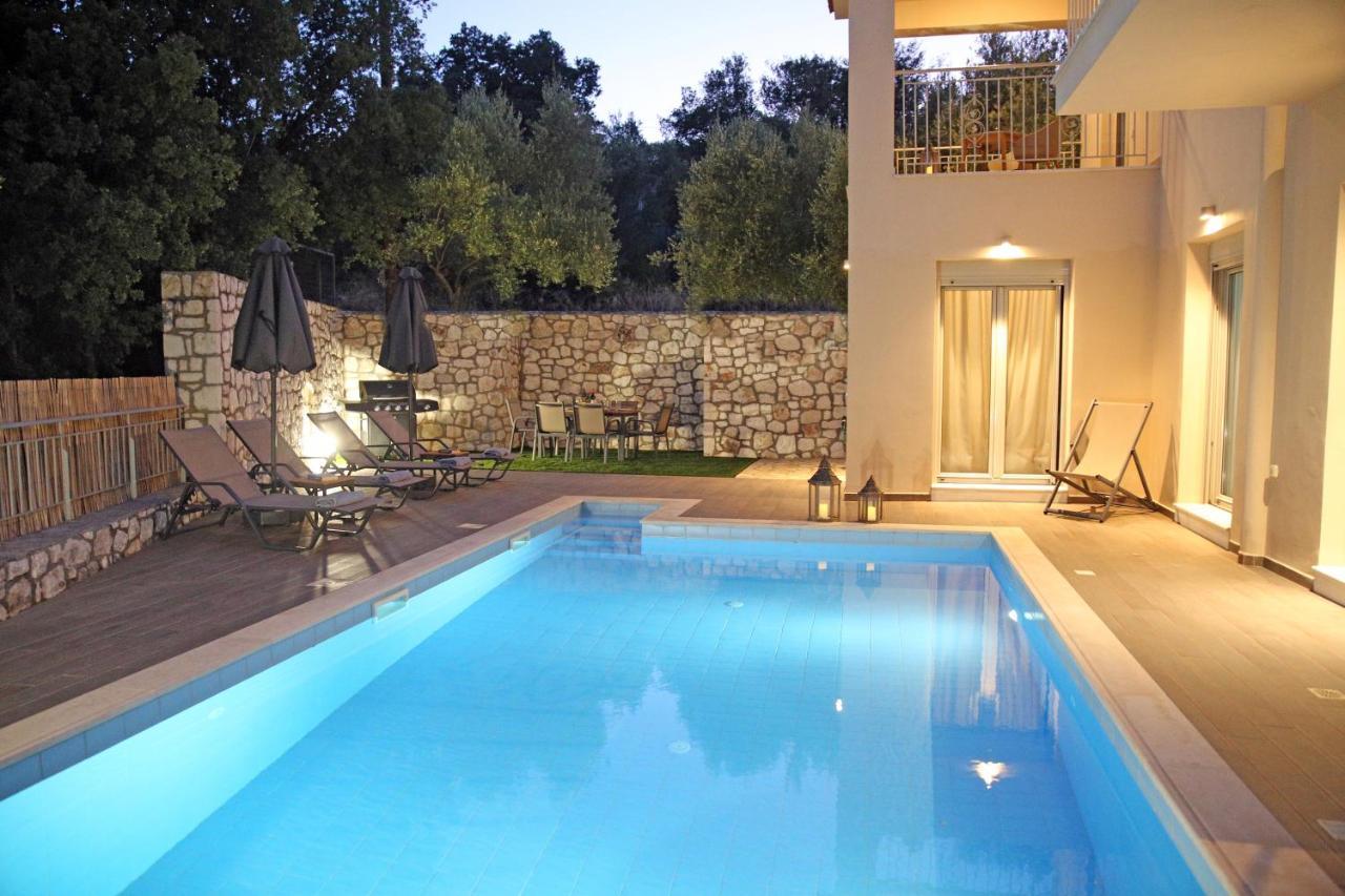 Amarianos Villas Agia Efimia エクステリア 写真