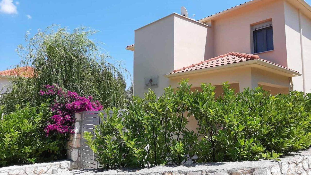 Amarianos Villas Agia Efimia エクステリア 写真