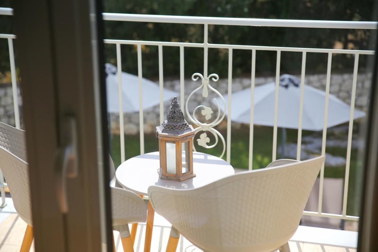 Amarianos Villas Agia Efimia エクステリア 写真