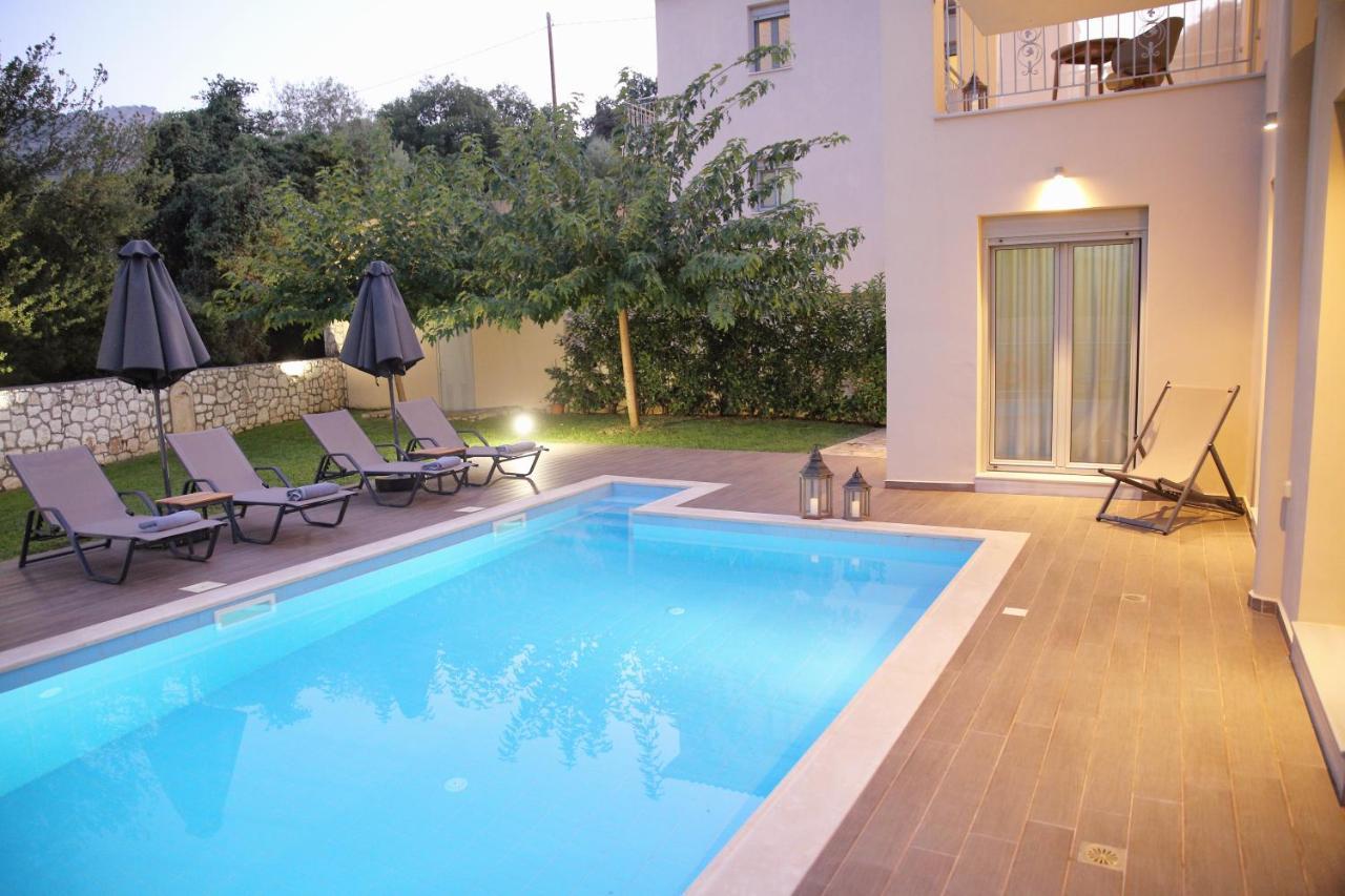 Amarianos Villas Agia Efimia エクステリア 写真